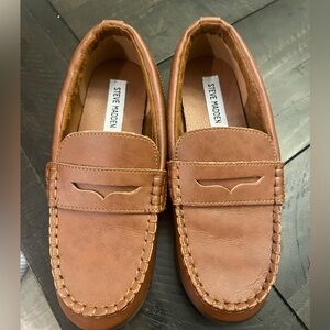Boys size 4 Steve Madden brown slip on loafers
